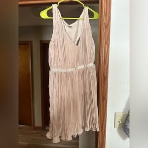 BB Dakota beige dress. Size medium.